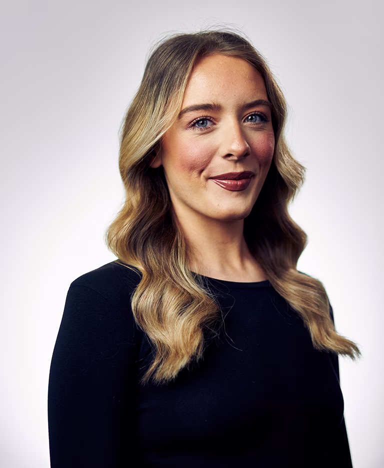 Headshot of Jennifer Lowe